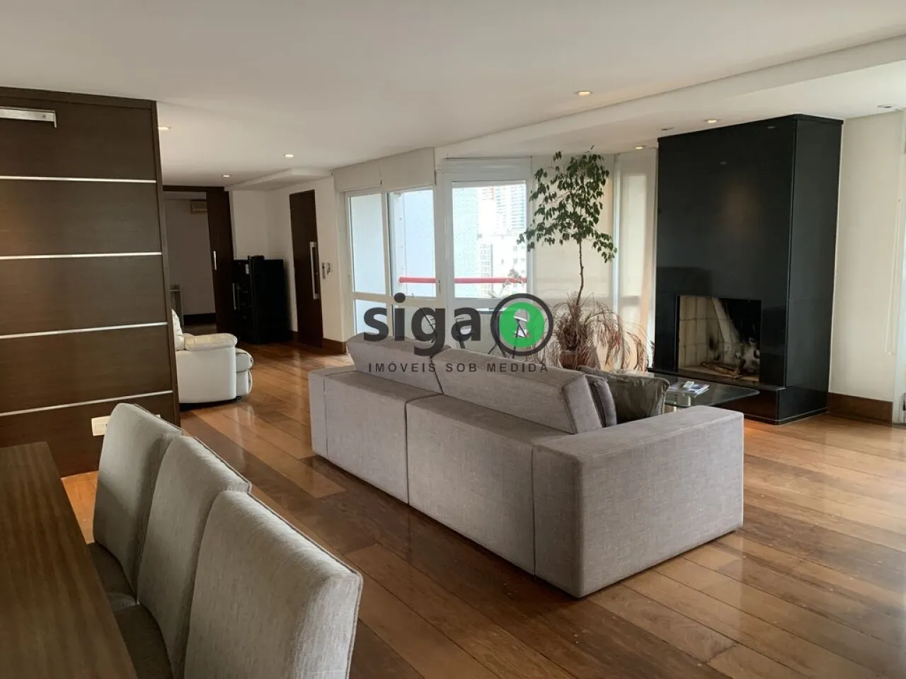 Imagem VENDE na Vila Andrade (Região do Morumbi) Apartamento com 3 quartos suítes e 4 Vagas + Depósito