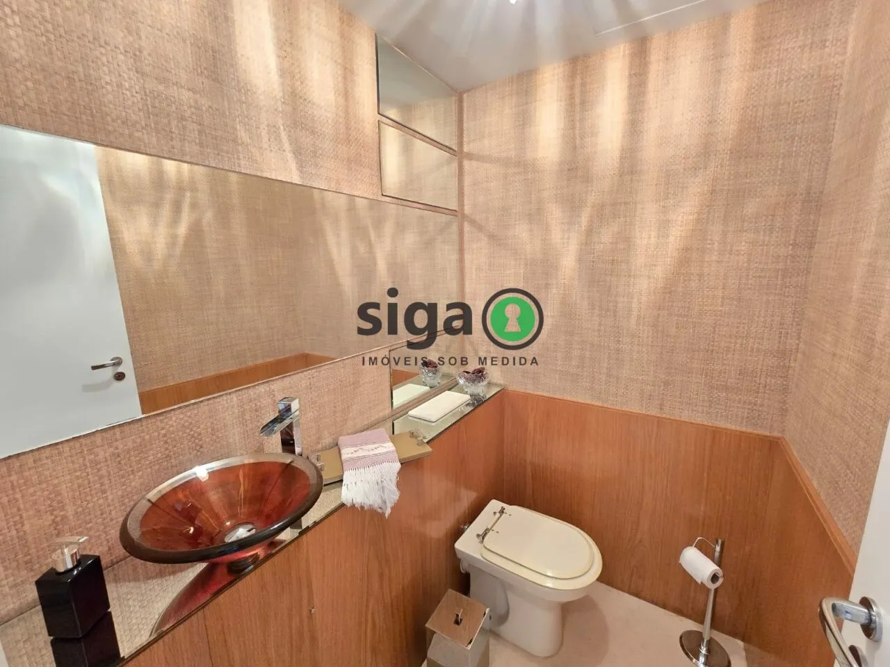 Imagem Apartamento à venda no Brooklin | 218m² | 3 suítes + home office | Varanda envidraçada | Alto padrão