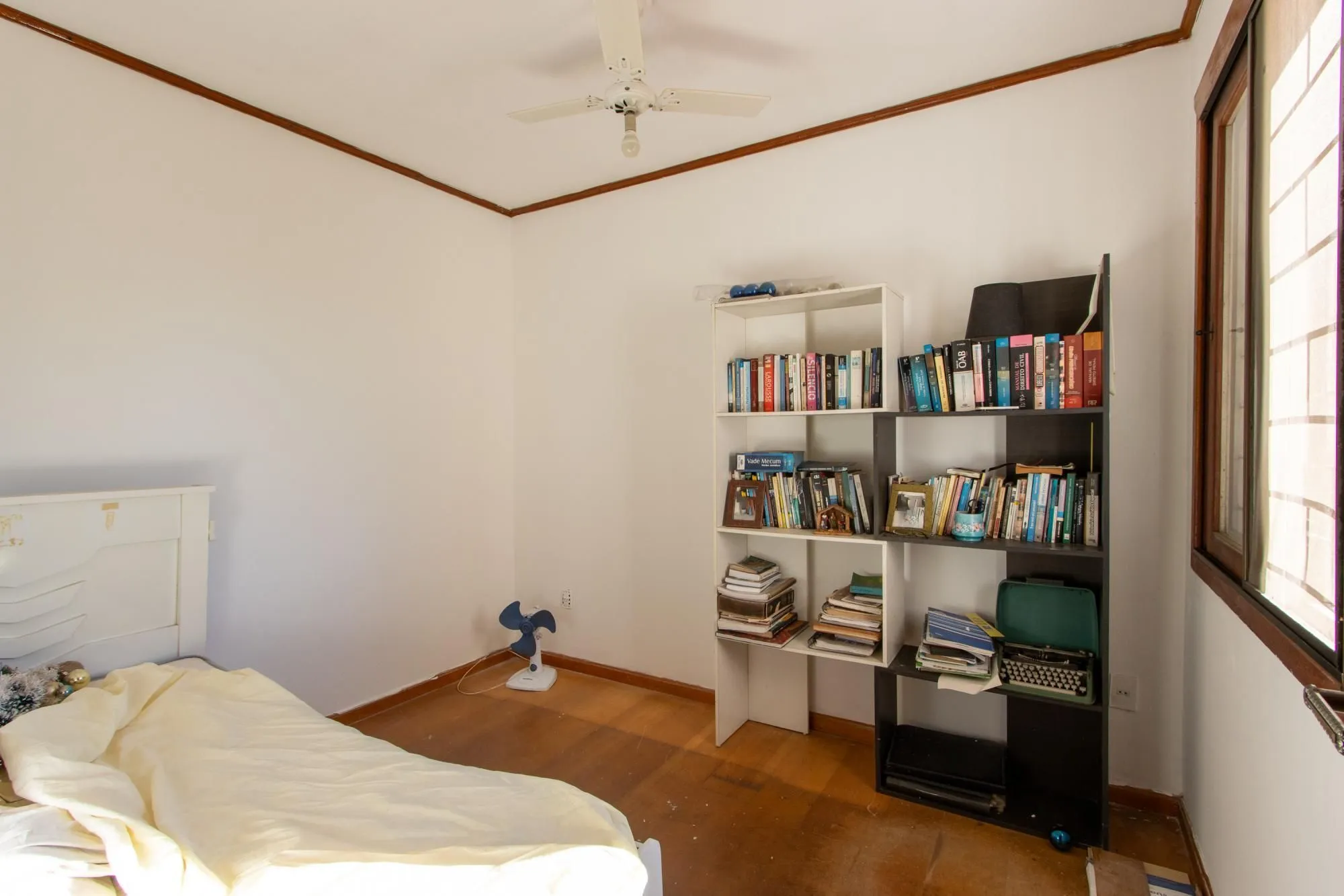 Imagem Casas de Condomínio para venda com Churrasqueira e 3 quartos, 145