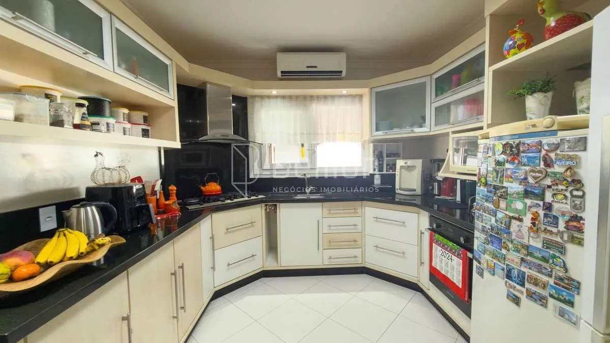 Imagem Uma casa que traduz alto padrão em cada detalhe.