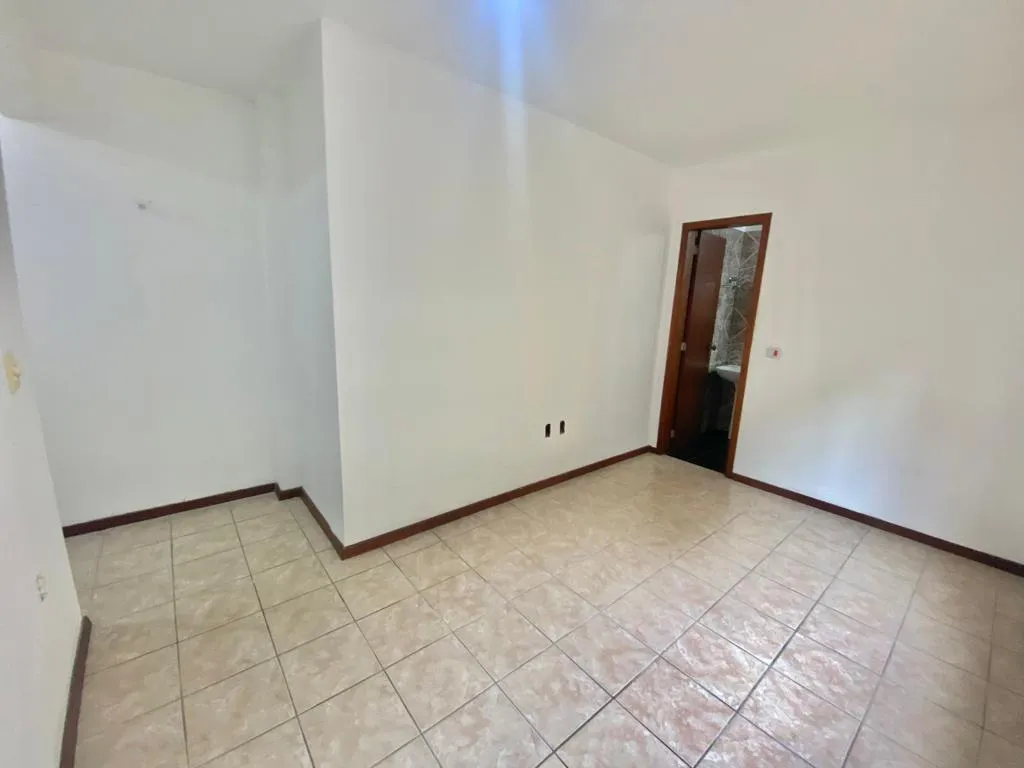Imagem Apartamento 2Dórmitórios dependência - Bairro Centro
