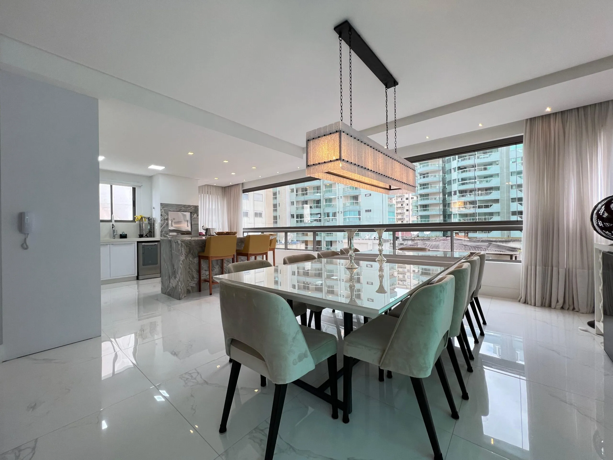 Imagem Apartamento à venda com 198m2 por R$ 3.500.000,00