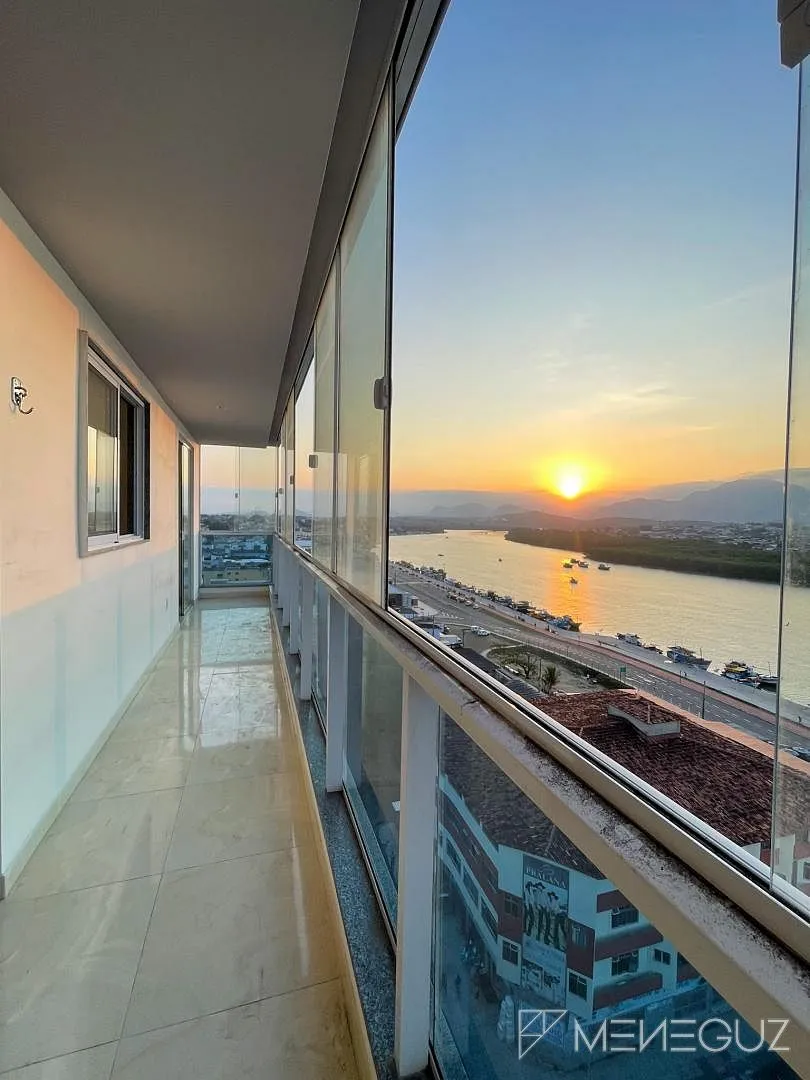 Imagem Apartamento 2 quartos, a venda, no centro de Guarapari, com vista para o canal