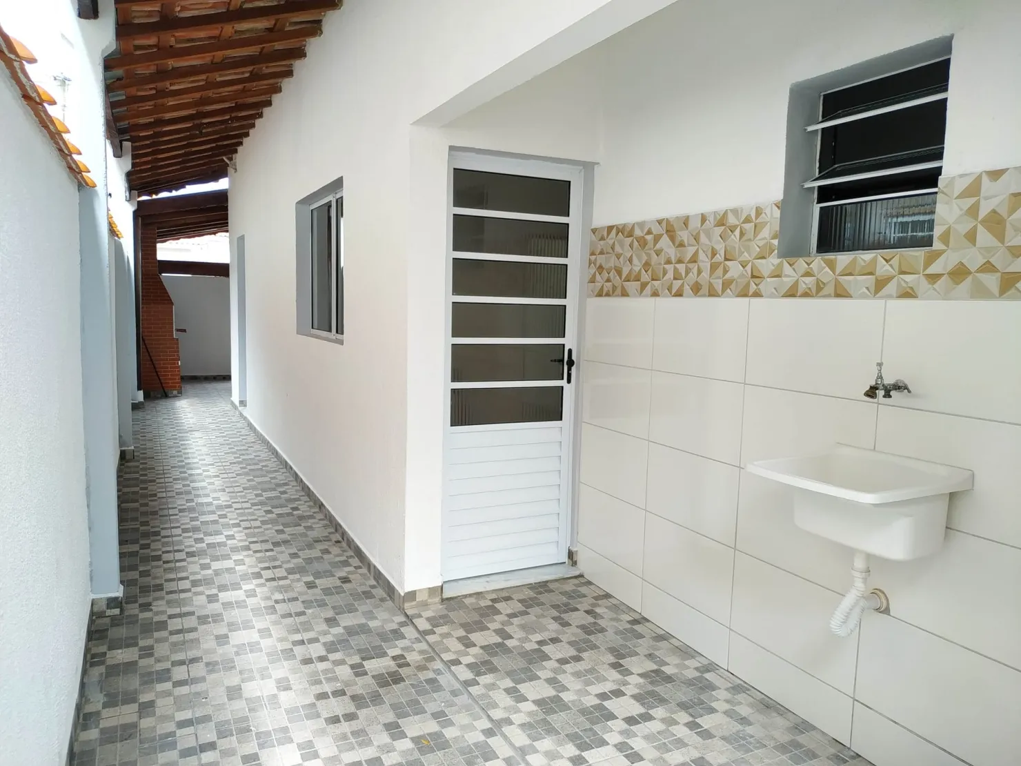 Imagem Casa à venda 2 Quartos, 1 Suite, 2 Vagas, 125M², Residencial e Comercial Cidade Morumbi, Pindamonhangaba - SP