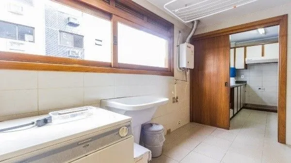 Imagem Amplo apartamento com 3 dormitórios, churrasqueira e hidromassagem - 222m² - Petrópolis