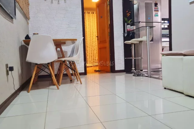 Imagem Casa Linear Reformada e mobiliada 2 Quartos à Venda - 109m²