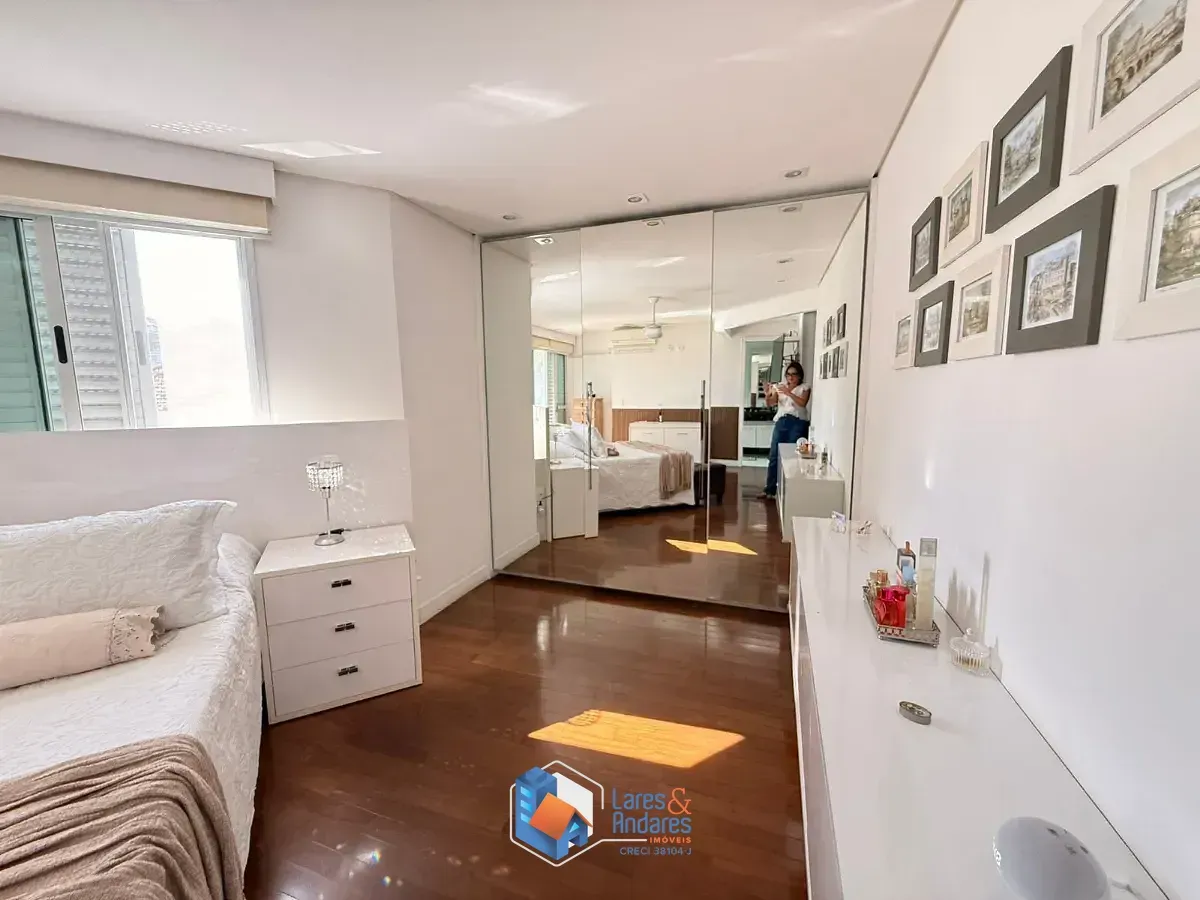 Imagem Casa no condomínio Casa do Horto para venda com 3 quartos, sendo 3 suítes, 560m²