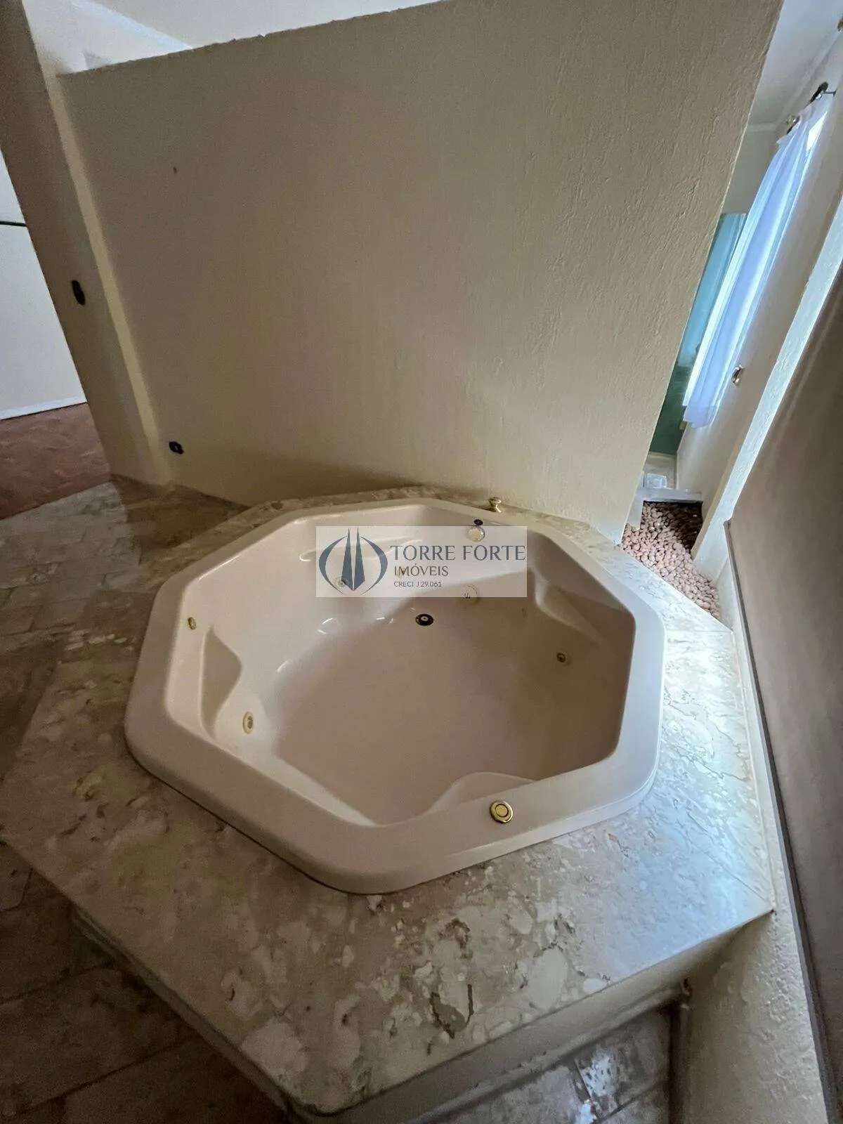 Imagem Maravilhoso sobrado com 400m² 3 dormitórios sendo 2 suítes 4 vagas, piscina