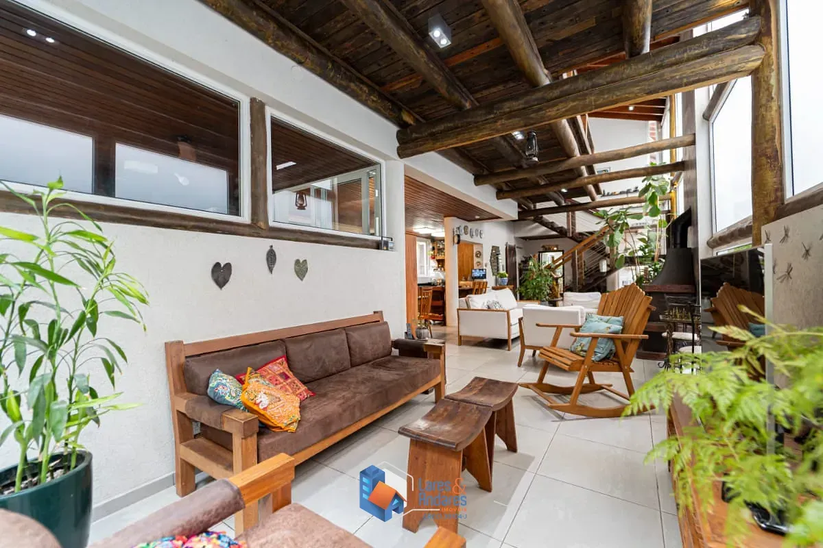 Imagem Casa para venda em Planalto Paulista com 4 quartos, sendo 4 suítes, 326m²