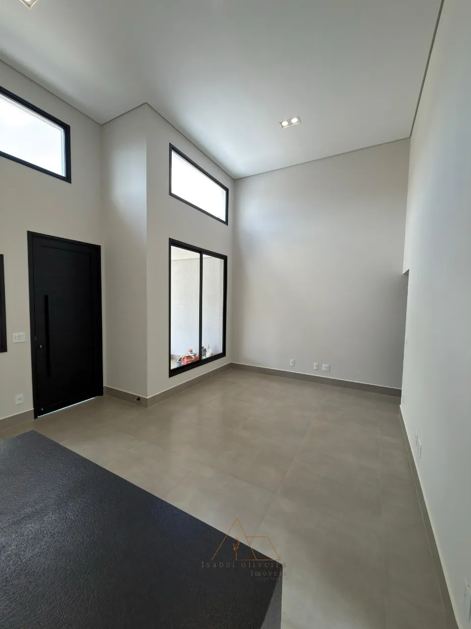 Foto do imóvel: Casa a venda em condomínio Villagio Moutonnee Salto-SP: 3 quartos, 1 suíte, 1 sala, 2 banheiros, 2 vagas de garagem, 104,00 m² de área.