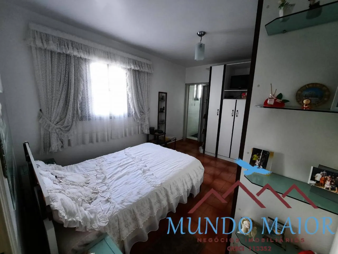 Imagem Casa com 4 vagas e 3 dormitorios 1 suite master e lavabo -Vila Suissa !!!!