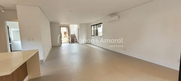 Imagem Lindo sobrado, bem localizado!
No pavimento superior, são 3 suítes, todas com armário e ar condic...