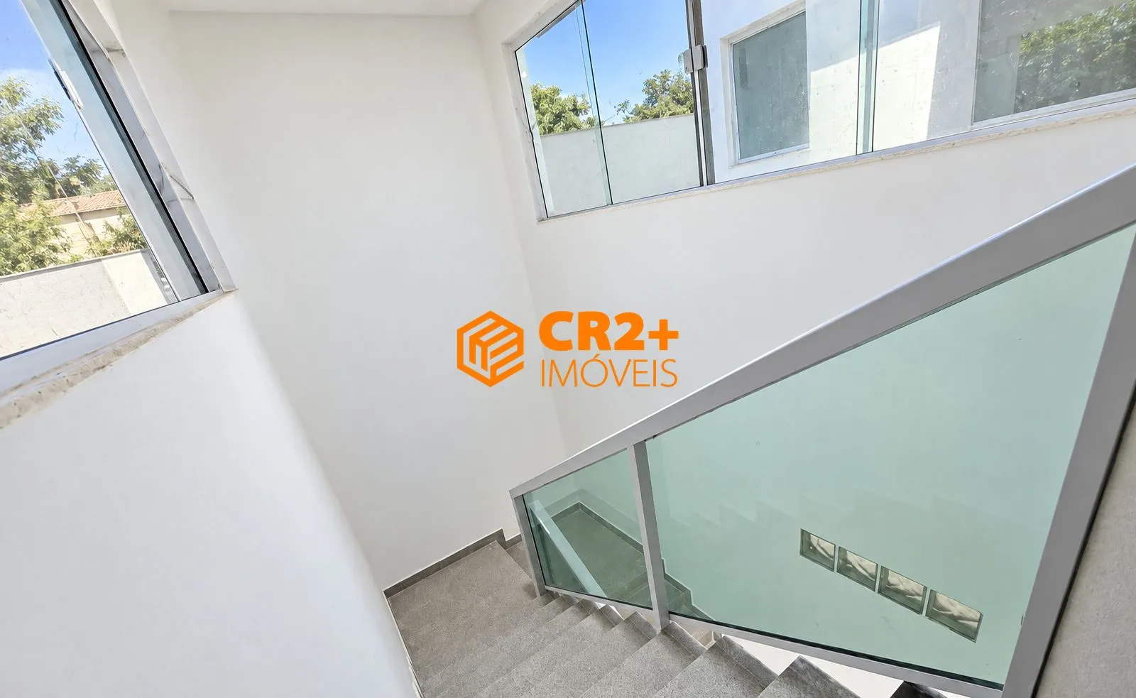 Imagem SOBRADO TRIPLEX À VENDA EM TAMANDARÉ - 4 SUÍTES, PISCINA E 1 VAGA