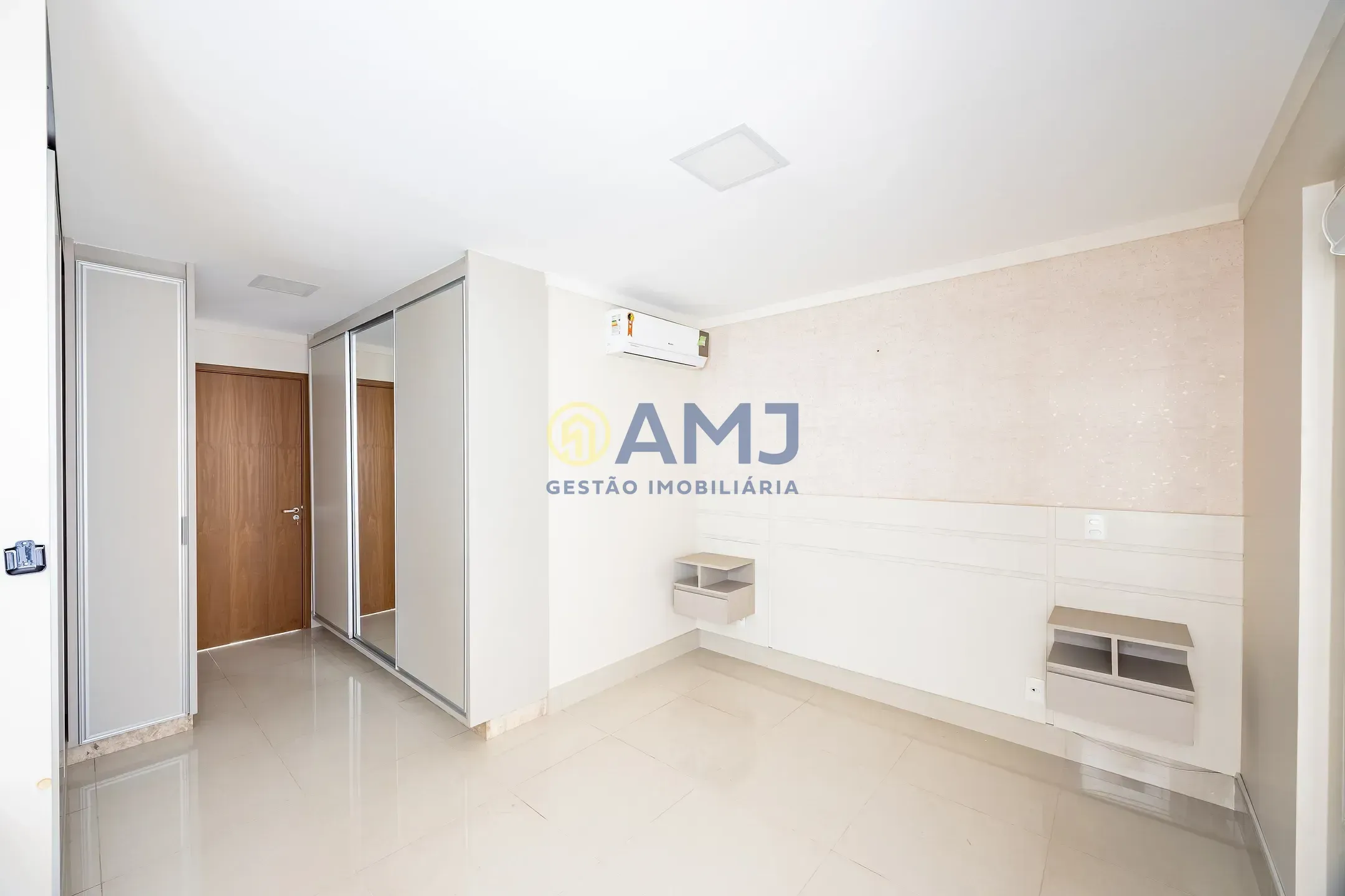 Imagem Apartamento à venda 3 Suítes - Palco Vaca Brava