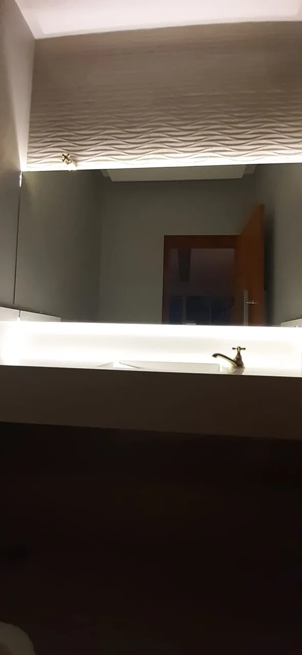 Imagem Casa de alto padrão no Alphaville Nova Esplanada, Votorantim, com 5 suítes, piscina e vista privilegiada, próxima ao Campolim e Shopping Iguatemi.