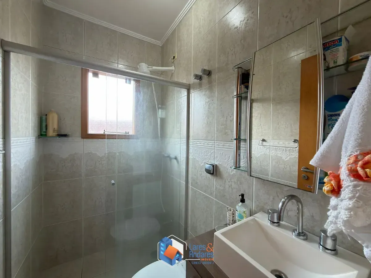 Imagem Sobrado para venda em Jardim Paraíso com 4 quartos, sendo 2 suítes, 230m²