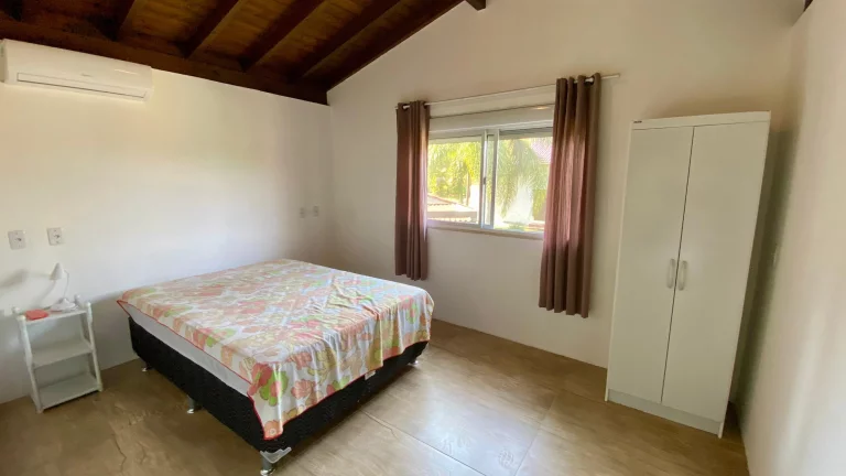 Imagem Casa com Vista Panorâmica e Cachoeira à Venda na Encantada em Garopaba-SC