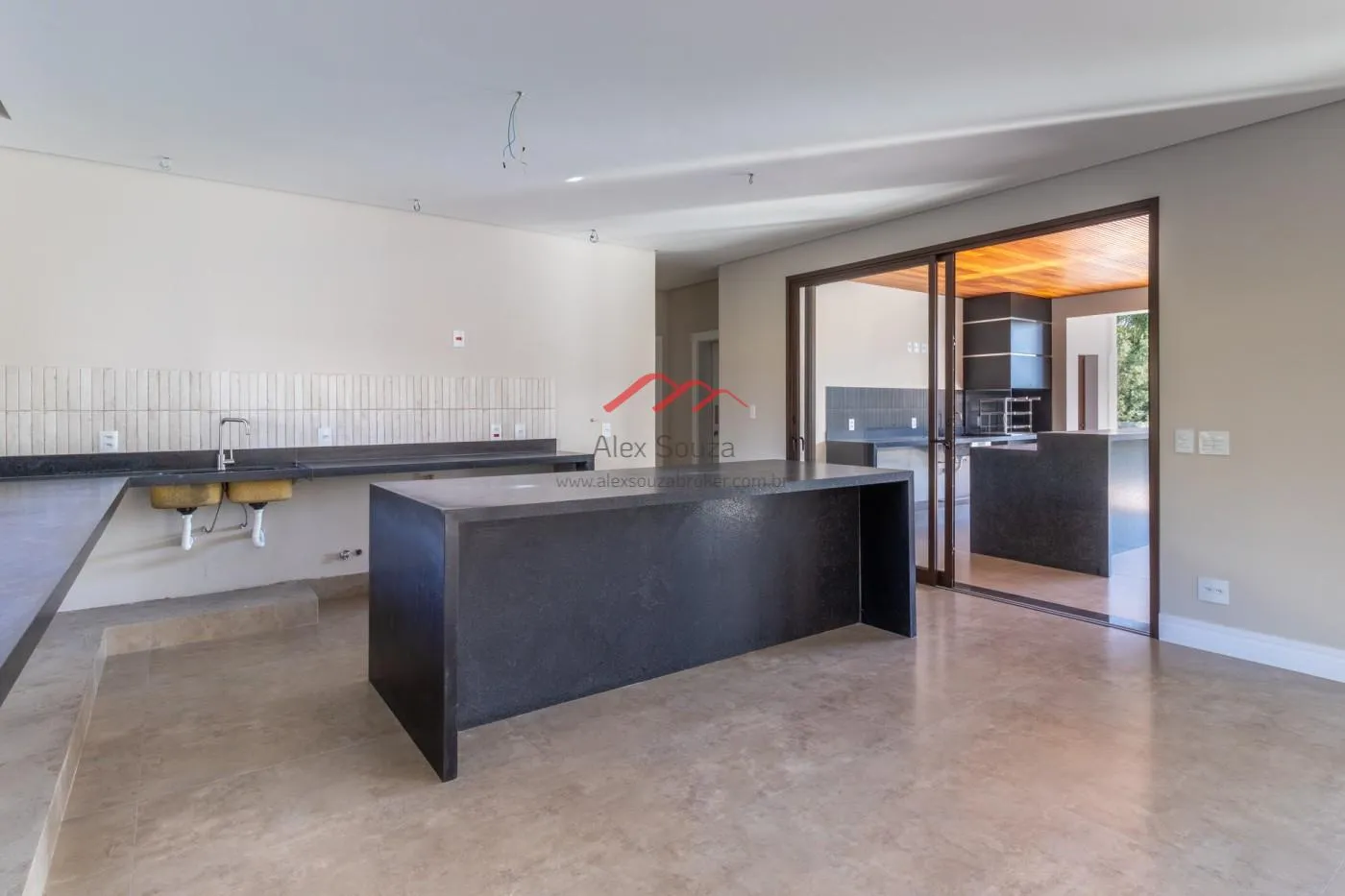 Imagem Sobrado em Condomínio para Venda em Campinas, Residencial Jatibela, 4 dormitórios, 4 suítes, 6 banheiros