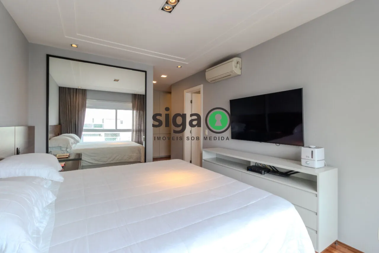 Imagem Apartamento à venda no Campo Belo - 219 m² - 3 suítes - 3 vagas - mobiliado - andar alto