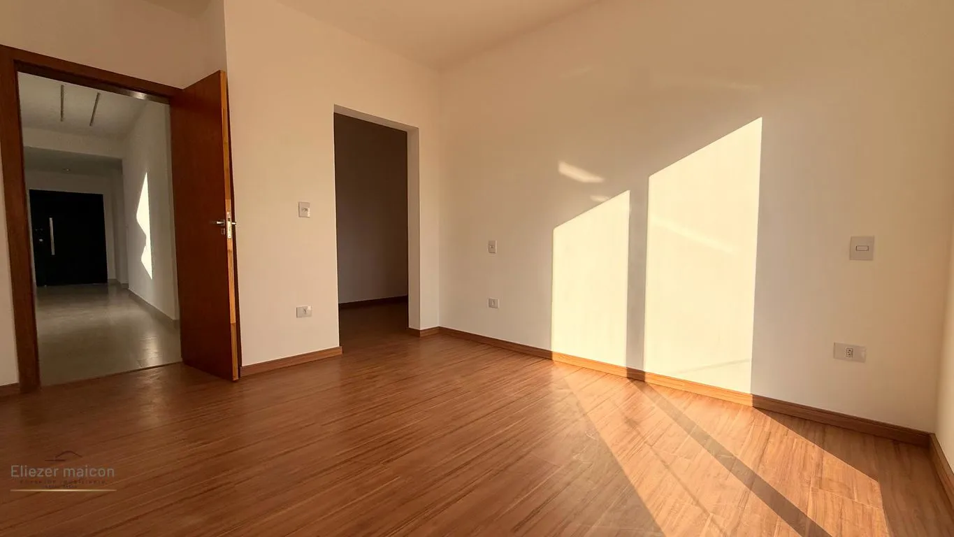 Imagem Casa com 4 quartos a venda no bairro Jardim Acacias em Poços de Caldas