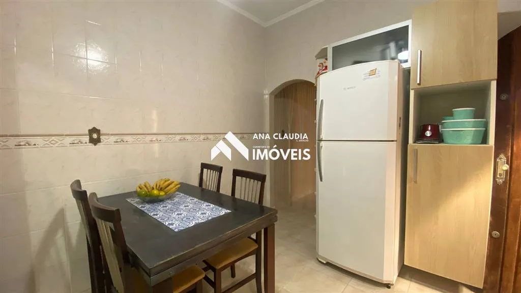 Imagem Casa bem localizada na praia de Mongaguá lado serra , próxima ao centro da cidade e a 450 metros da praia....