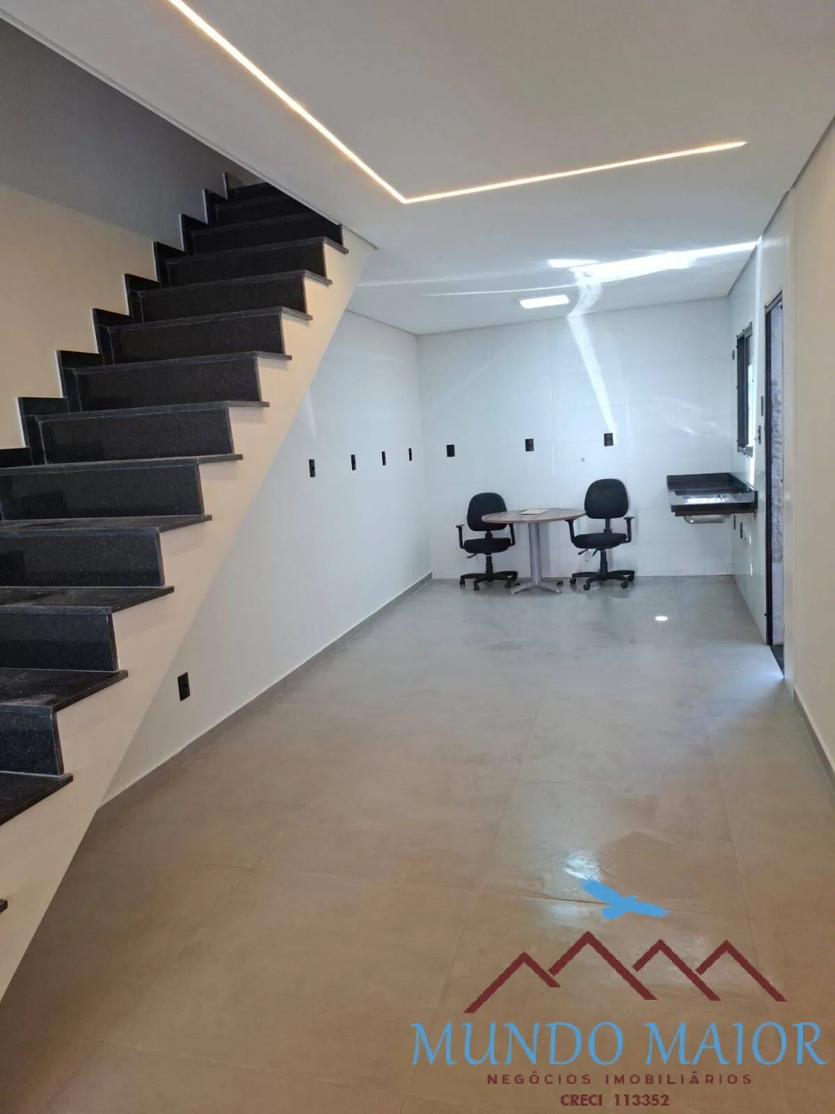 Imagem Sobrado Novo de Esquina no Jardim Alvorada - 3 Quartos, Suíte, 4 Vagas !!!!