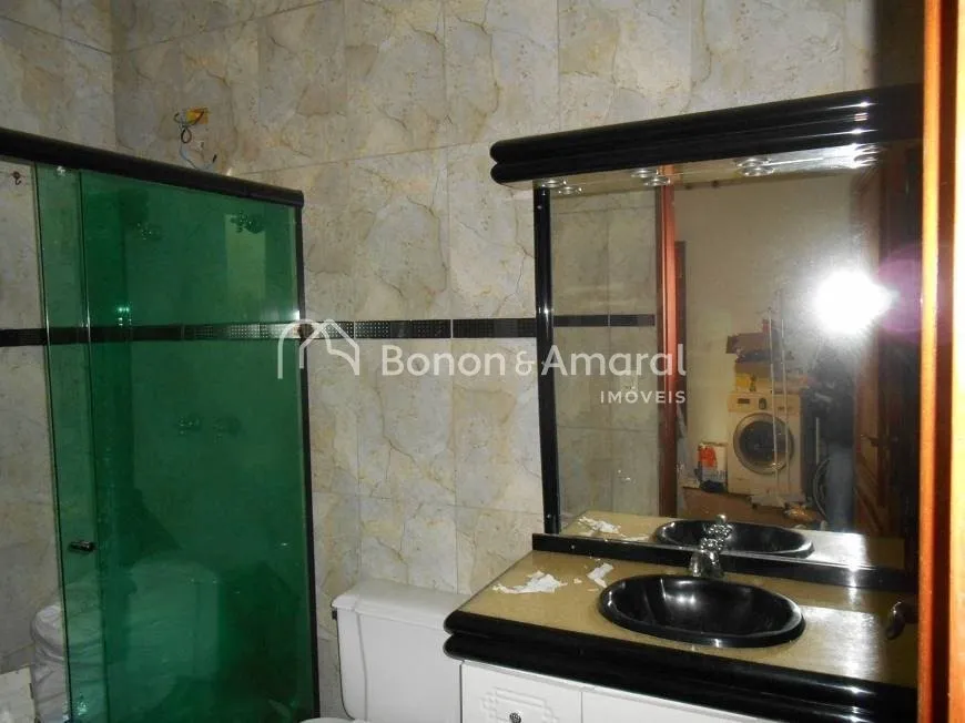 Imagem Casa com 230 m² e 5 quartos