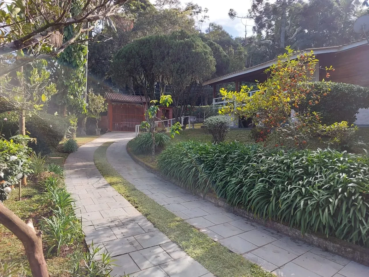 Imagem Chácara com 3 Quartos à Venda, 2000 metros em Jardim Colibri - Embu das Artes