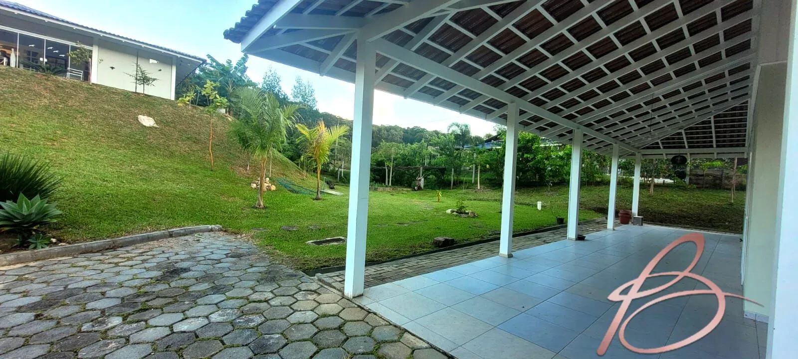 Imagem Chácara com 20.000M² com 2 casas, pomar e açude