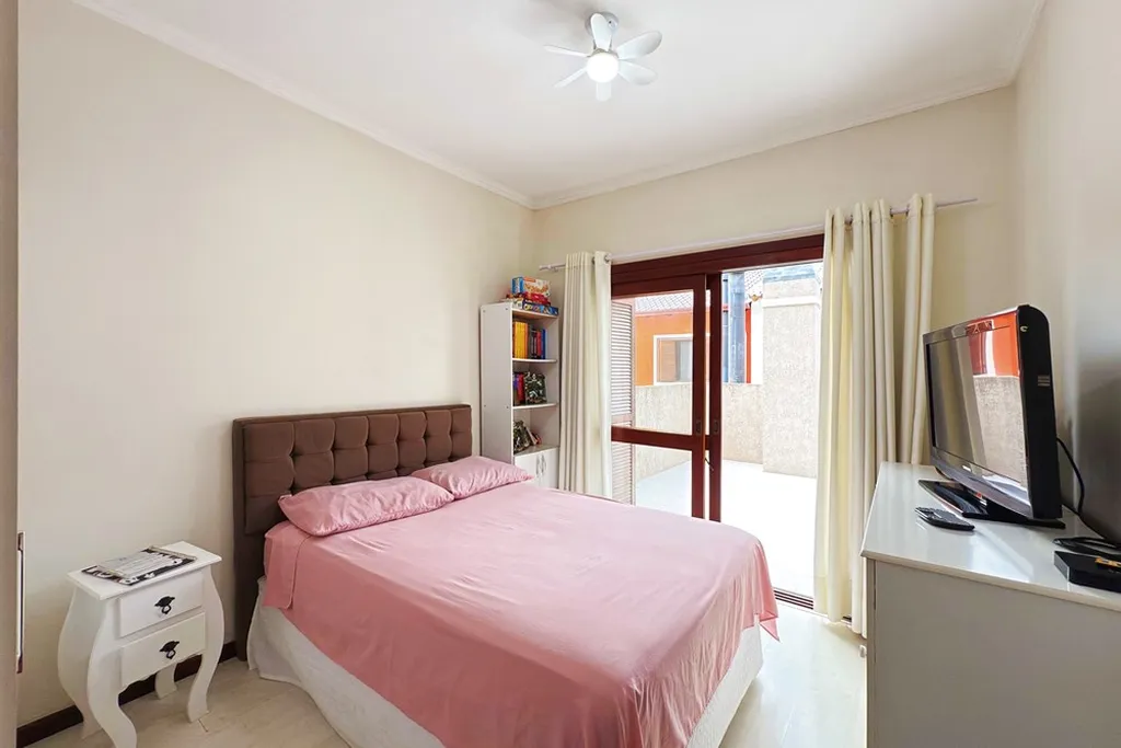 Imagem Casa de Condomínio em Hípica