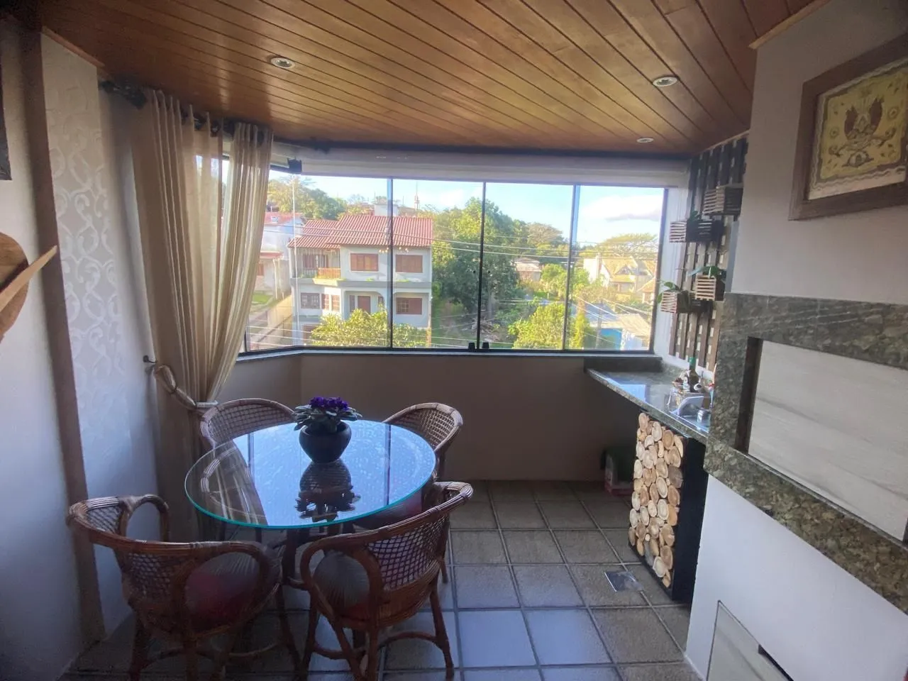 Imagem Excelente apartamento 3 dormitórios sendo 01 suíte, Sacada e com Òtima Posição Solar