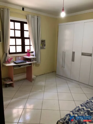 Imagem VENDO CASA DE 7/4 SENDO TRÊS COM SUÍTE NA CIDADE NOVA