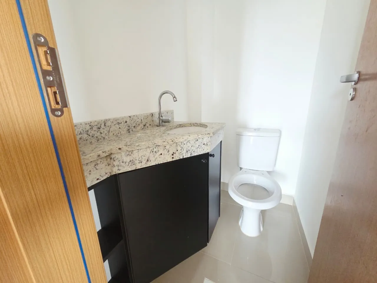 Imagem Apartamento para Venda em Praia Grande, Guilhermina, 2 dormitórios, 2 suítes, 1 banheiro, 1 vaga