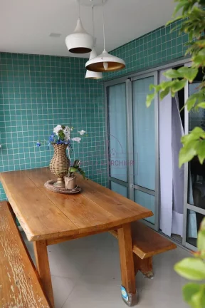 Imagem Apartamento da quadra da praia com vista para o mar, montado e decorado