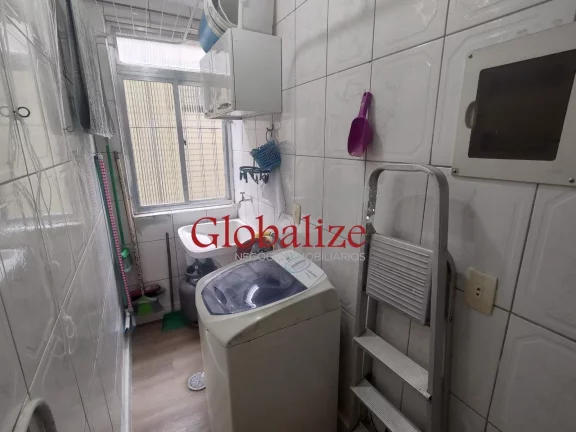 Imagem Apartamento com 2 dormitórios de frente e sacada no primeiro andar no bairro do Boqueirão em Santos (SP) por R$ 340.000,00 !