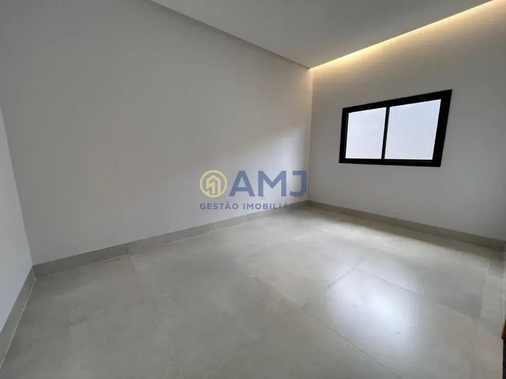 Imagem Casa Térrea de Alto Padrão no Residencial Garavelo Park