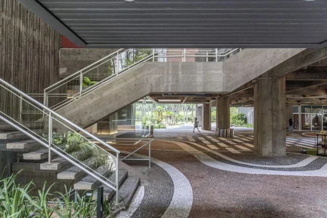 Imagem Conjunto comercial com 941m² na Av. Pres. Juscelino Kubitschek