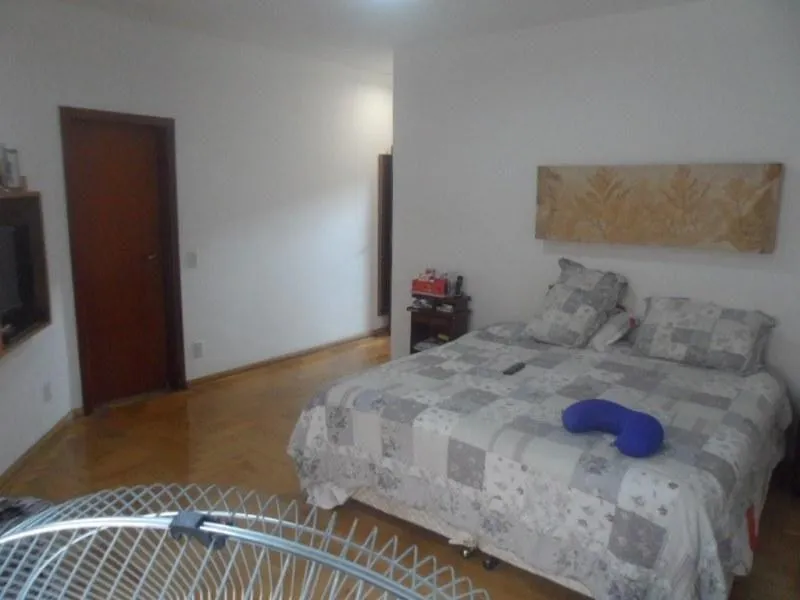 Imagem Sobrado à venda no condomínio Granja Olga III