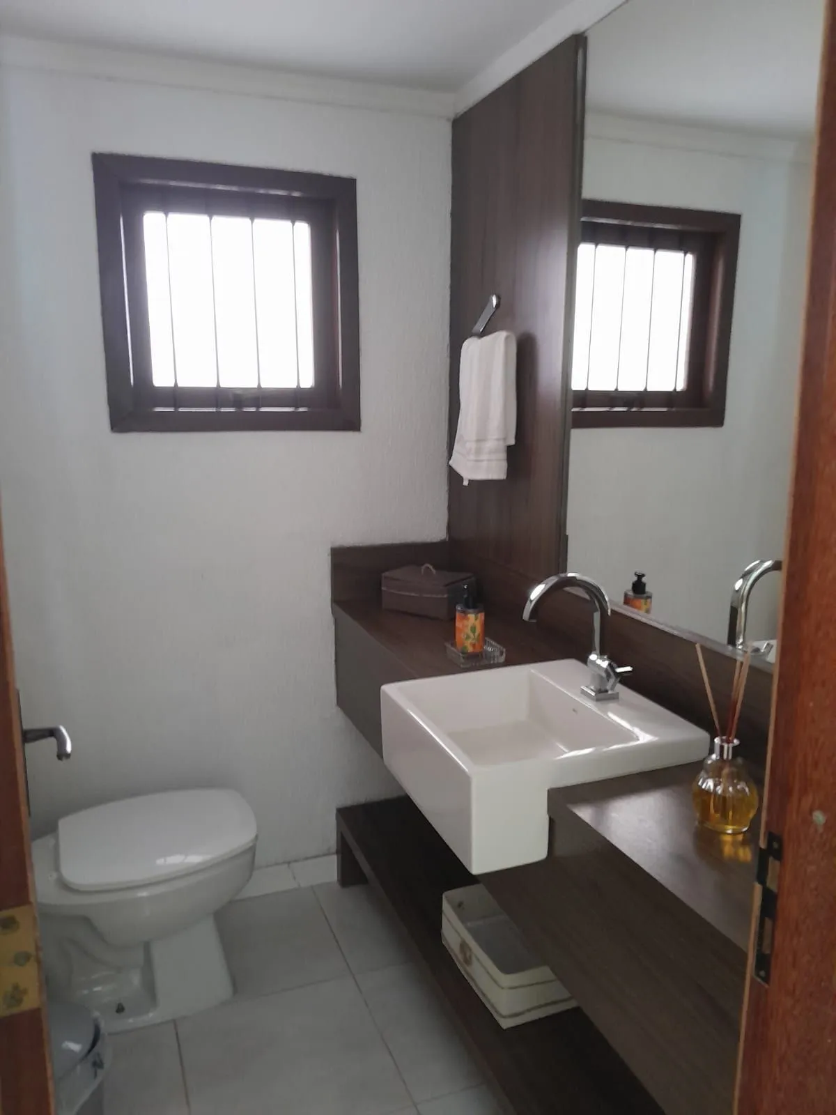 Imagem LINDA CASA 4 QUARTOS A VENDA, BAIRRO VILA NOVA, PORTO ALEGRE, RS