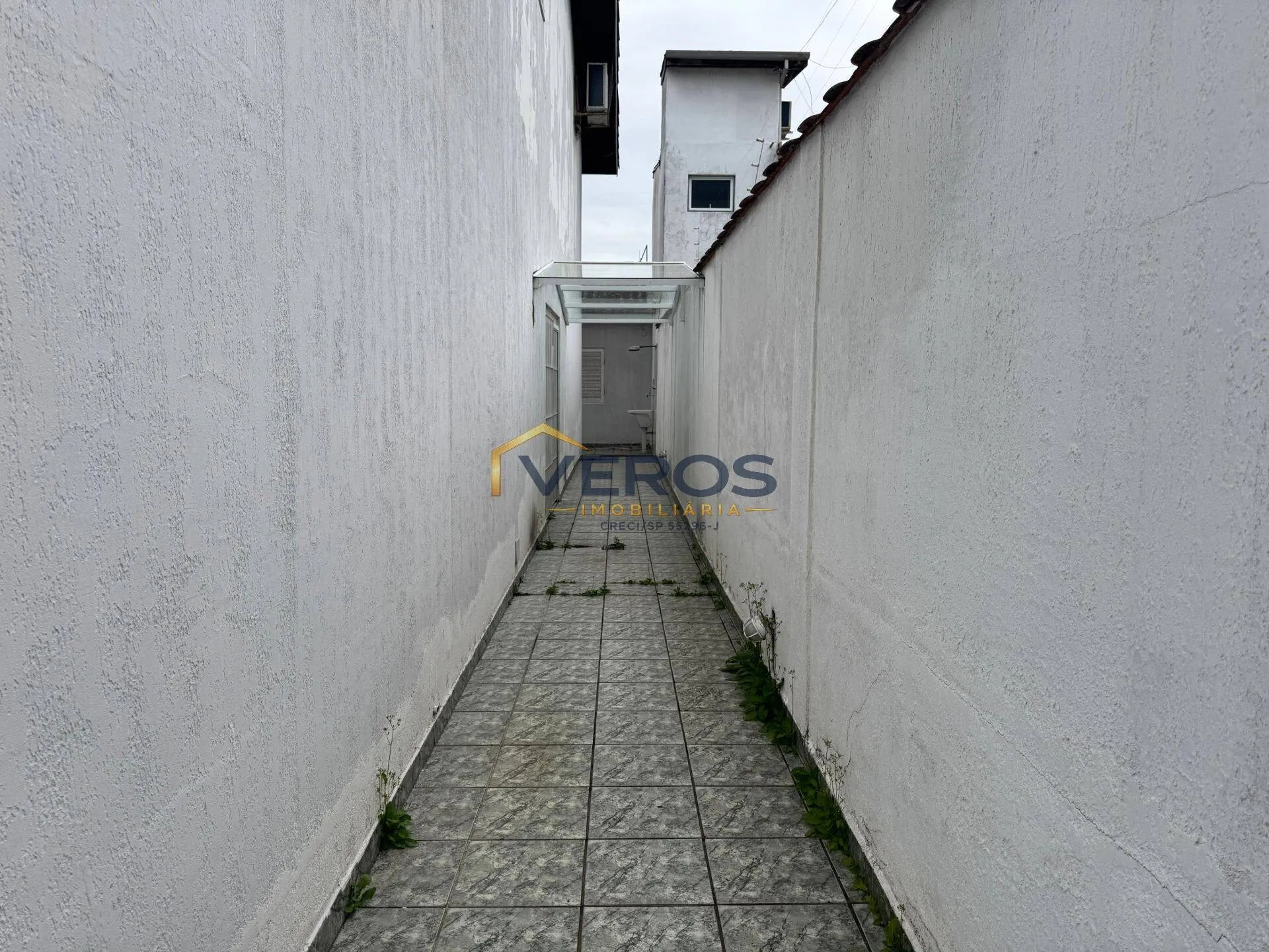 Imagem Casa à venda na Martim de Sá, a apenas 250 metros da praia