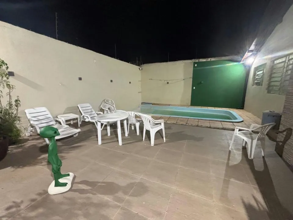 Imagem Casa de 3 dormitórios à venda no Bairro Rubem Berta - Porto Alegre
