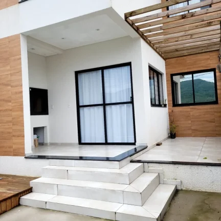 Imagem Sobrado alto padrão no Rio Pequeno, 3 quartos com piscina.