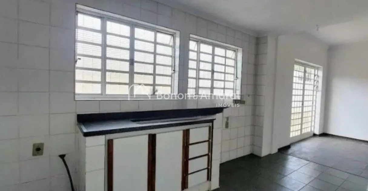 Imagem Sobrado com 3 Quartos e 4 banheiros à Venda, 170 m² por R$ 930.000