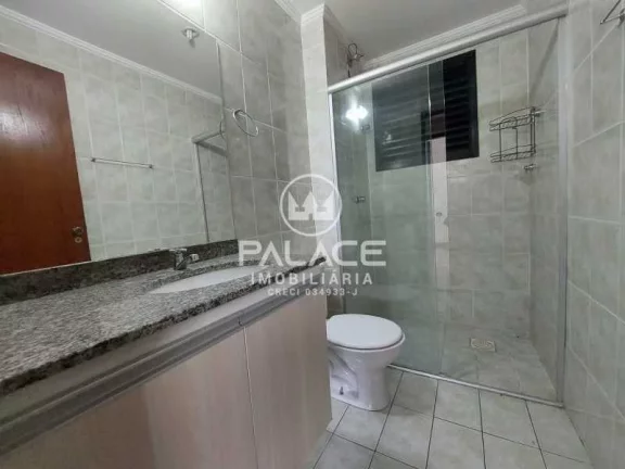 Imagem Garagem para 2 carros, sala 2 ambientes, lavabo, cozinha com armários, banheiro social, 3 dormitór...