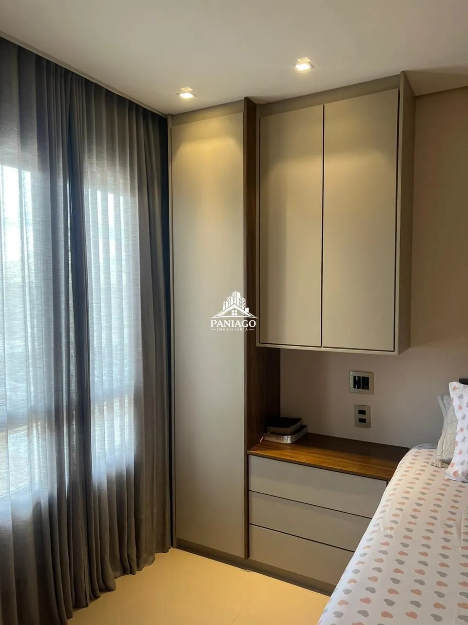 Imagem Imóvel Residencial com 2 Suítes e 247,30 m² de Área Total