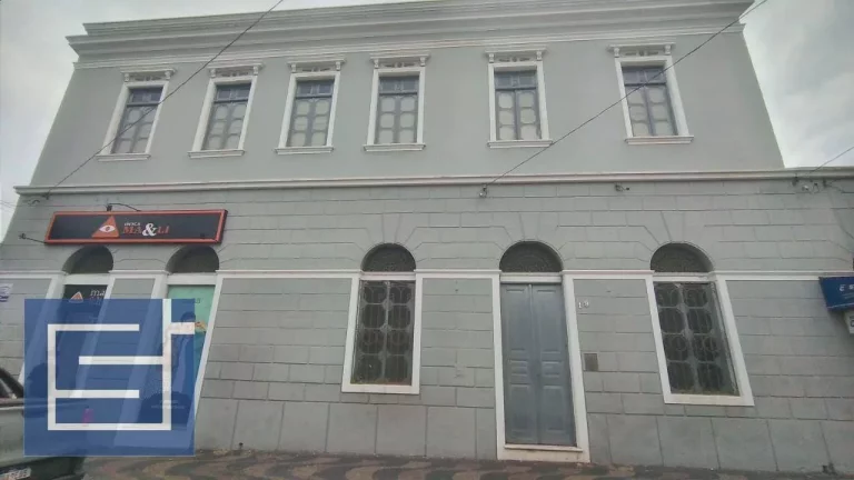 Foto do imóvel Casa com 6 dormitórios para alugar por R$ 5.000/mês - Rua José Ângelo Calafiori, Centro - Socorro/SP