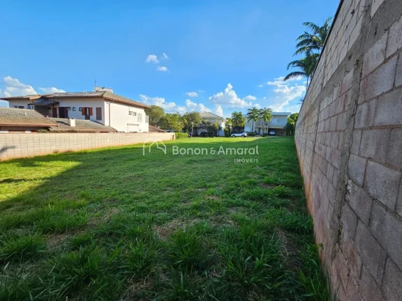 Imagem Oportunidade de negócio!
Terreno de 900 m², sol da manhã, bem localizado no meio da quadra em con...