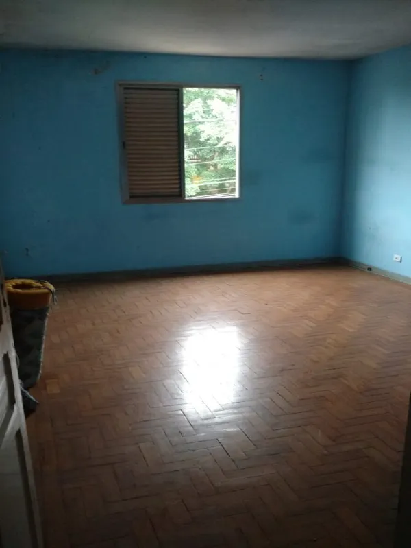 Imagem Sobrado à venda em São Caetano do Sul-SP, bairro Cerâmica: 2 quartos, 1 banheiro, 1 vaga e 160m². Aproveite!