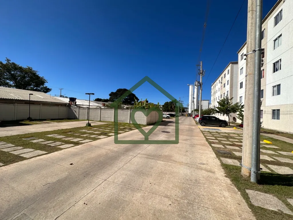 Imagem Venha conhecer esse charmoso apartamento com 2 quartos, 1 sala, 1 banheiro e 1 vaga de garagem, perf...
