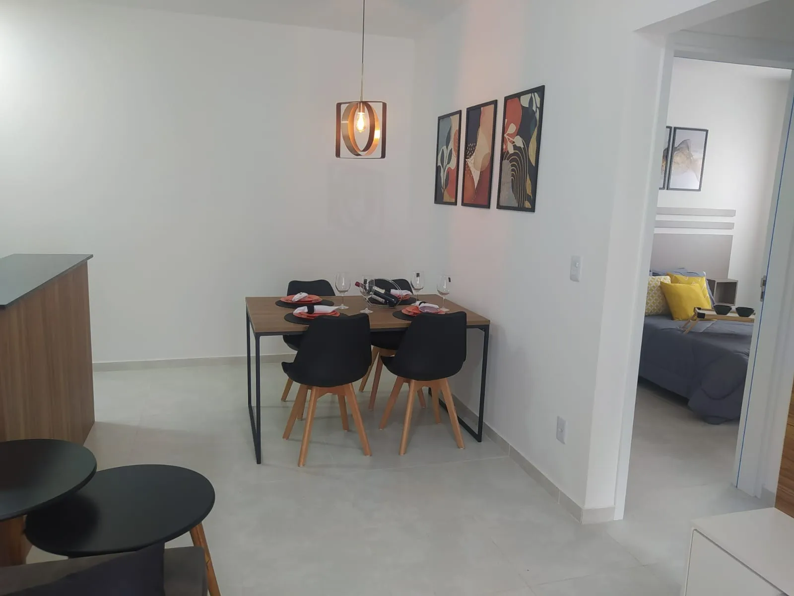 Imagem Lindo apartamento no Residencial Jardim Saira.